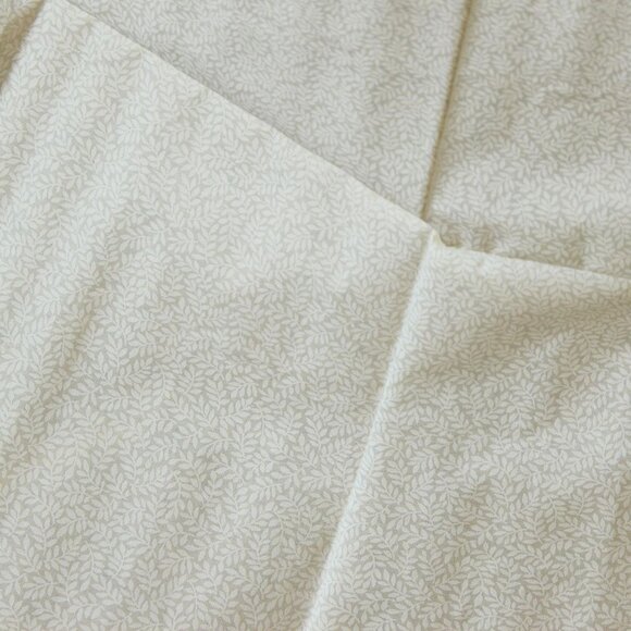 Vintage Fabric Fat Quarter, Quilt Fabric Scrap, Yellow and Cream Calico 19x22" - Picture 8 of 10